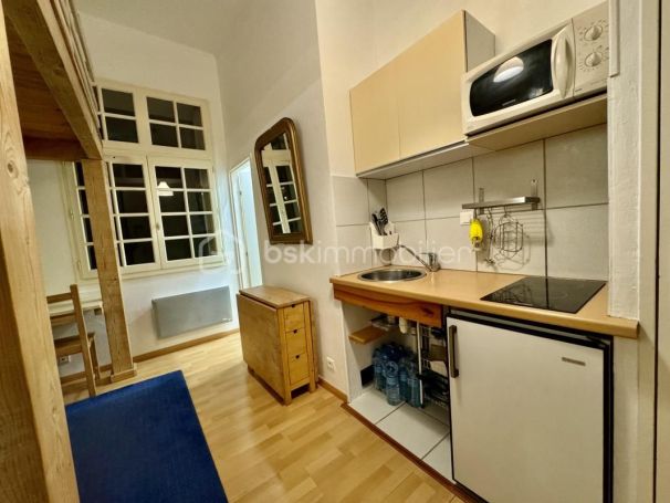 A louer STUDIO  18 M2 VUE MER HYERES