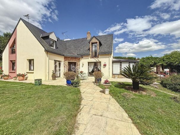 A vendre MAISON  DE MAîTRE  ROUGE