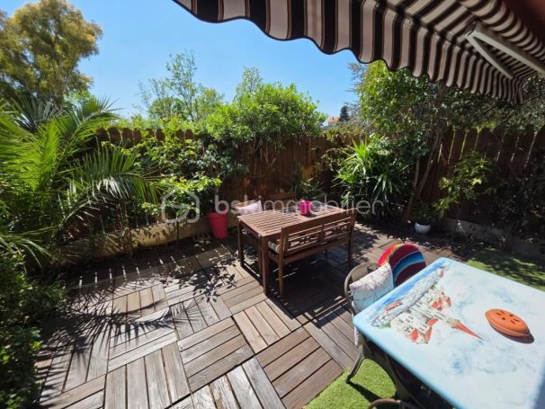 A louer APPARTEMENT T3 76 M2 TERRASSE PLAGE à PIED CAGNES SUR MER