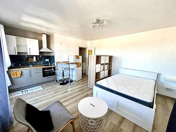 A louer STUDIO  27 M2 BORD DE MER SETE