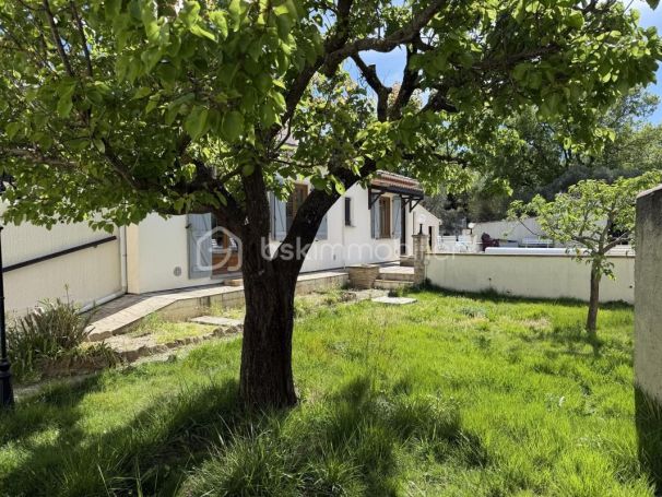 A vendre MAISON  8 PIECES 170 M2  PELISSANNE