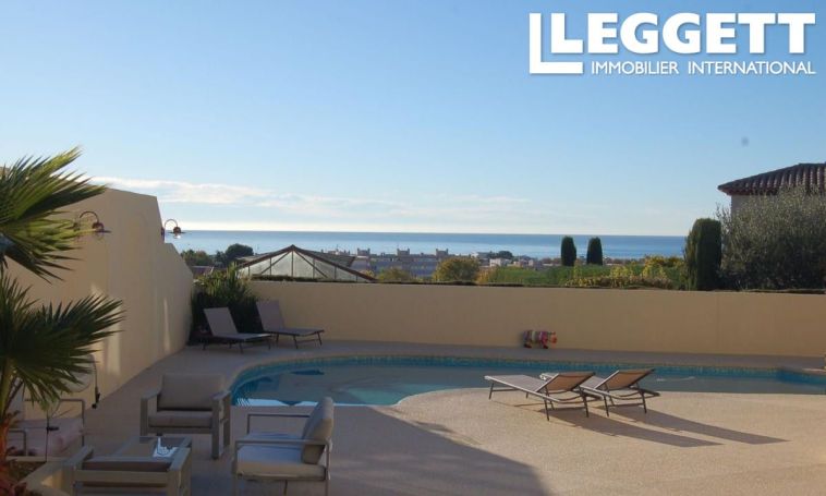 A vendre MAISON  242 M2 VUE MER CAGNES SUR MER