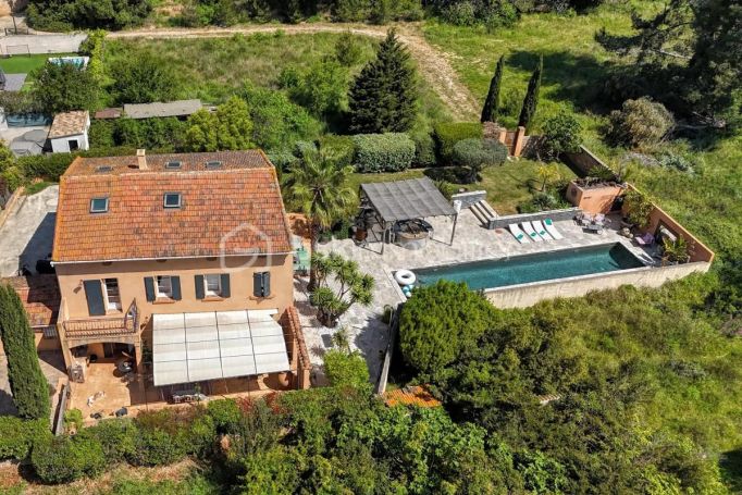 A louer MAISON  CONTEMPORAINE BORD DE MER LA SEYNE SUR MER