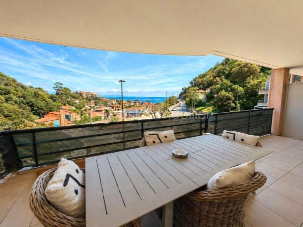 A louer APPARTEMENT T3 67 M2 TERRASSE VUE MER THEOULE SUR MER