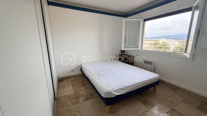 A louer APPARTEMENT T2 42 M2 BORD DE MER SIX FOURS LES PLAGES