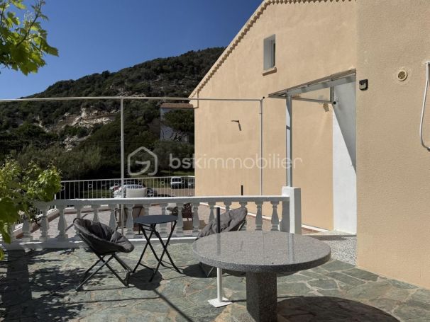 A louer MAISON  6 PIECES 104 M2 BORD DE MER BONIFACIO
