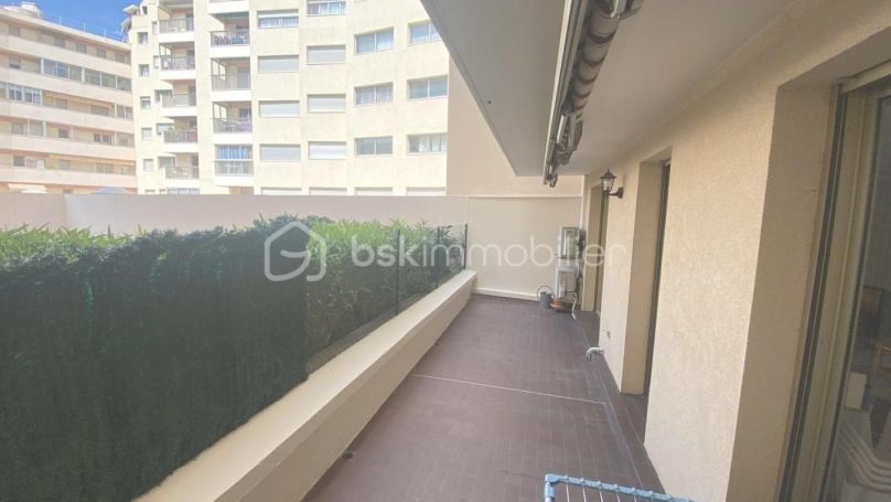 A louer APPARTEMENT T3 79 M2 TERRASSE BORD DE MER SAINT RAPHAEL
