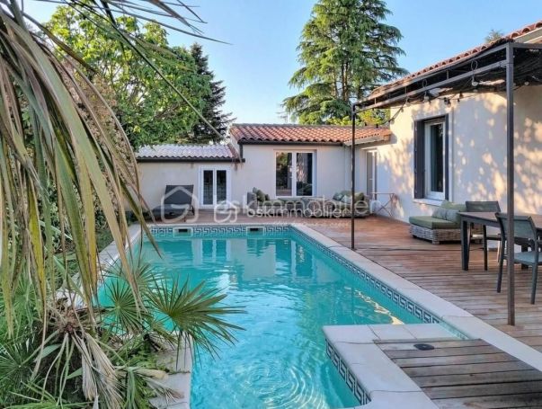A louer MAISON  5 PIECES 151 M2  CASTRIES