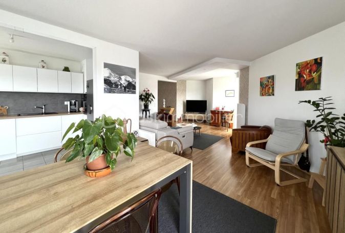 A louer APPARTEMENT T4 87 M2 TERRASSE  PAU