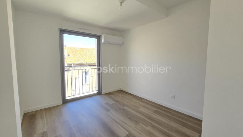 A louer APPARTEMENT DUPLEX DE PRESTIGE NEUF T4 97 M2 TERRASSE BORD DE MER SETE