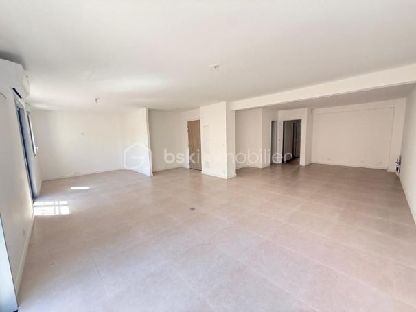 A louer APPARTEMENT DE PRESTIGE T4 110 M2 BORD DE MER SETE
