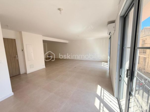A louer APPARTEMENT DE PRESTIGE T4 110 M2 BORD DE MER SETE