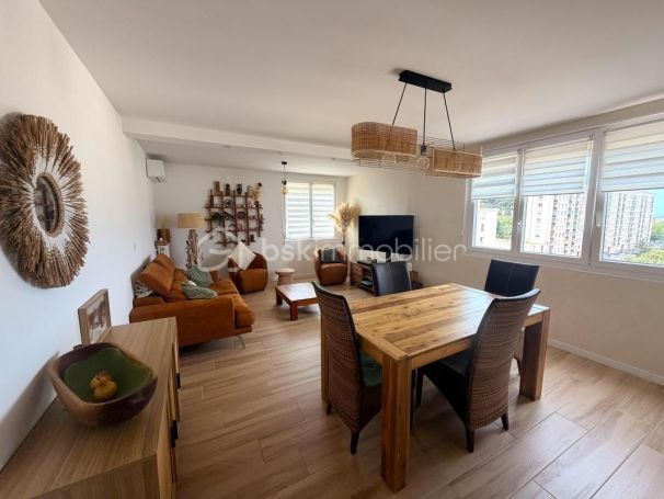 A louer APPARTEMENT T3 72 M2 BORD DE MER SETE