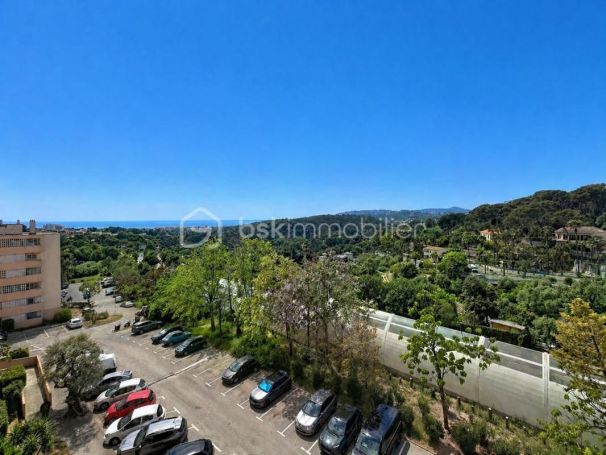 A louer APPARTEMENT T4 68 M2 VUE MER ANTIBES