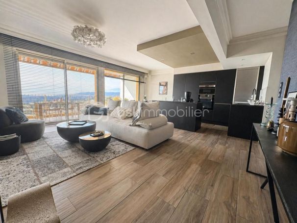 A louer APPARTEMENT DE PRESTIGE T4 91 M2 TERRASSE BORD DE MER GRASSE