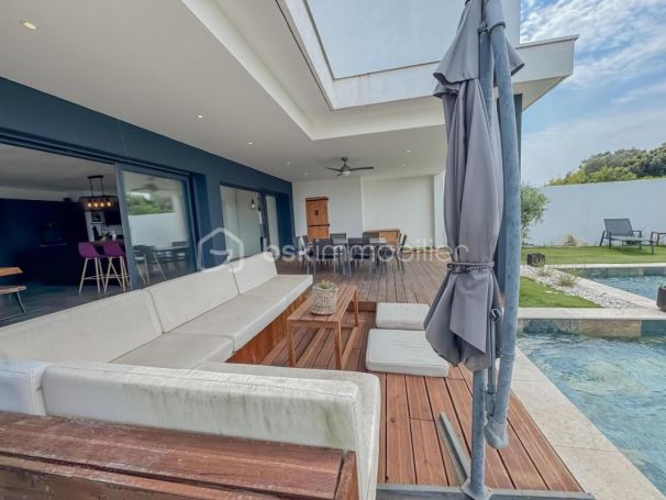A louer MAISON  CONTEMPORAINE BORD DE MER MAUGUIO