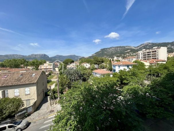 A louer APPARTEMENT T3 51 M2 BORD DE MER TOULON
