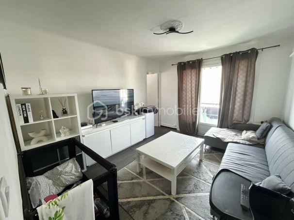 A louer APPARTEMENT T3 51 M2 BORD DE MER TOULON