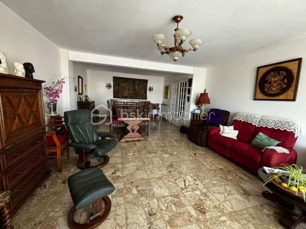 A louer APPARTEMENT T3 98 M2 BORD DE MER SETE