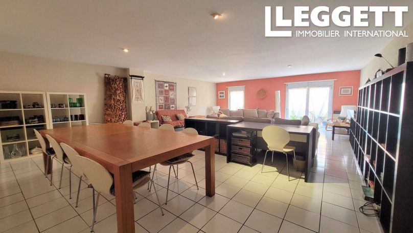 A louer APPARTEMENT T3 120 M2 BORD DE MER PORT VENDRES
