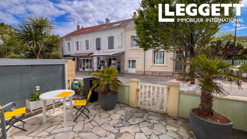A louer APPARTEMENT DUPLEX DE PRESTIGE  214 M2 TERRASSE BORD DE MER CHATELAILLON PLAGE