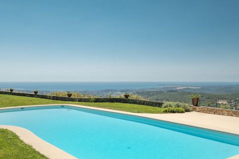 A vendre Magnifique Bastide en pierres 460 M² vue mer Vence