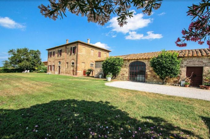 A vendre Magnifique PROPRIETE 10 PIECES 400 M² CECINA