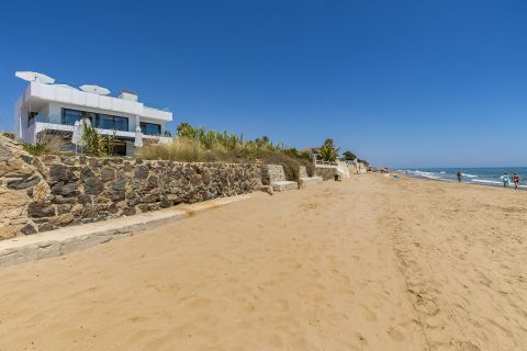 A vendre Magnifique Propriété 10 PIECES vue MER PIEDS DANS L'EAU MARBELLA