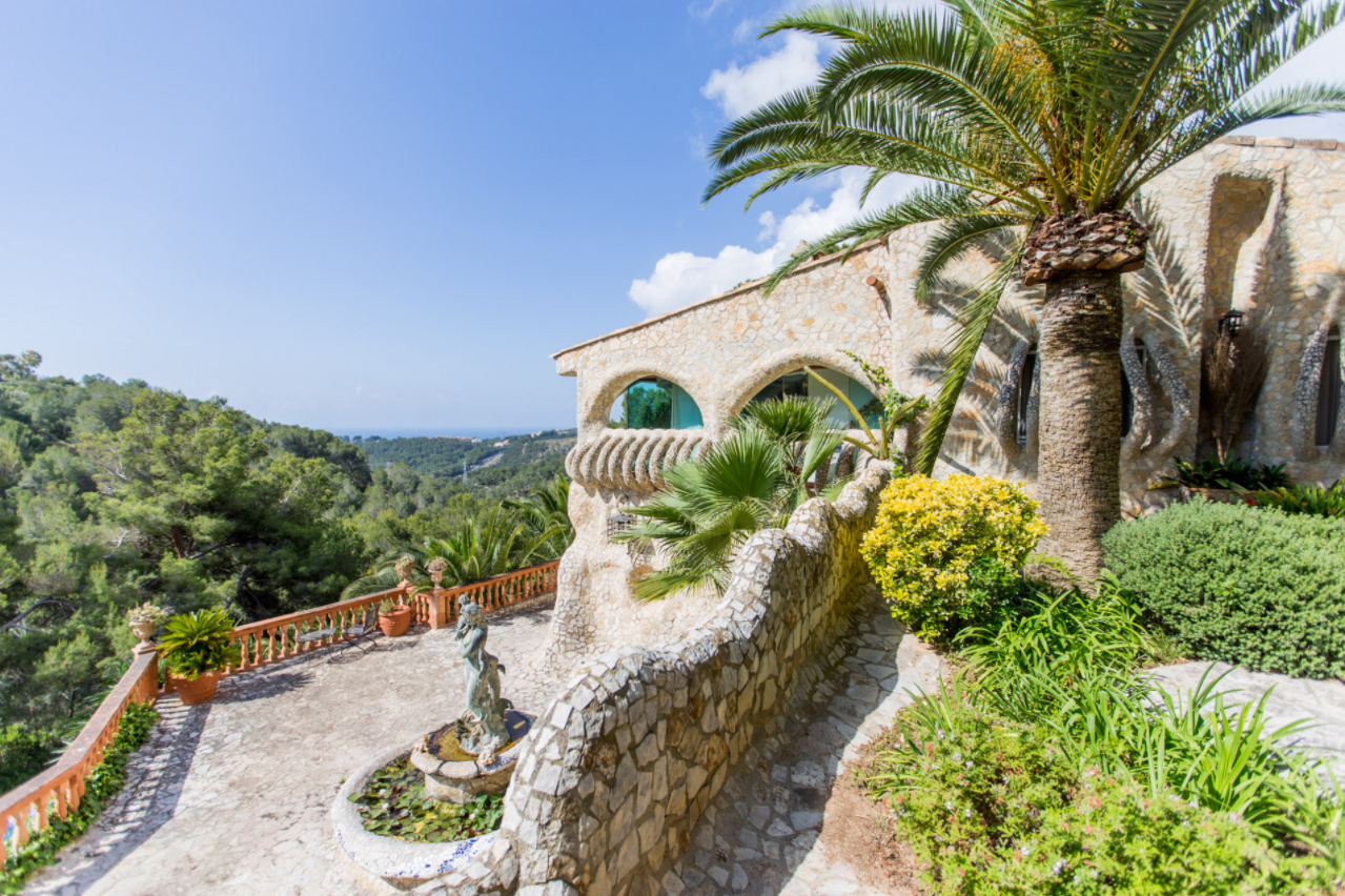 A vendre Villa de prestige de style Gaudi vue mer à Gênes