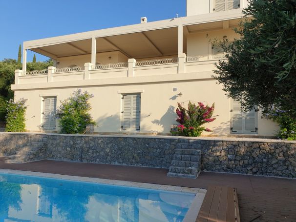 A vendre Magnifique Villa 9 PIECES VUE MER KERKYRA CORFOU