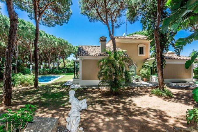 A vendre TRES belle Villa 8 PIECES 761 M² LAS CHAPAS Marbella