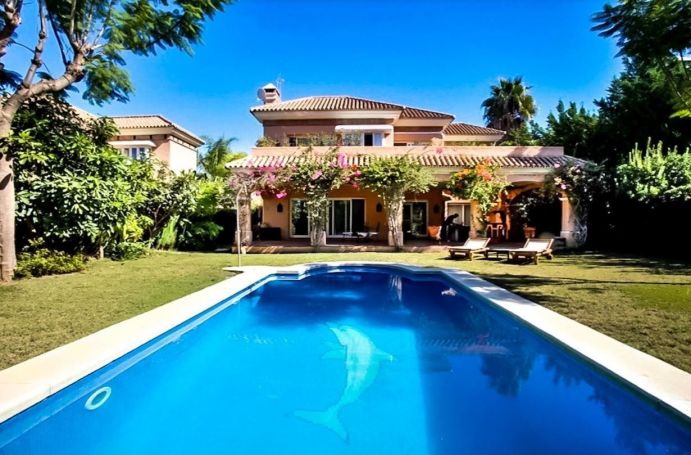 A vendre TRES belle villa de style MEDITERANEEN 5 PIECES 474 M² Nueva Andalucia