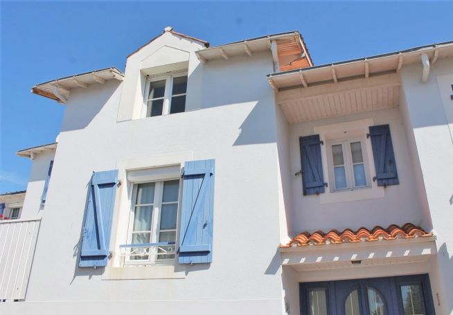 A vendre PROPRIéTé BORD DE MER SAINT GILLES CROIX DE VIE