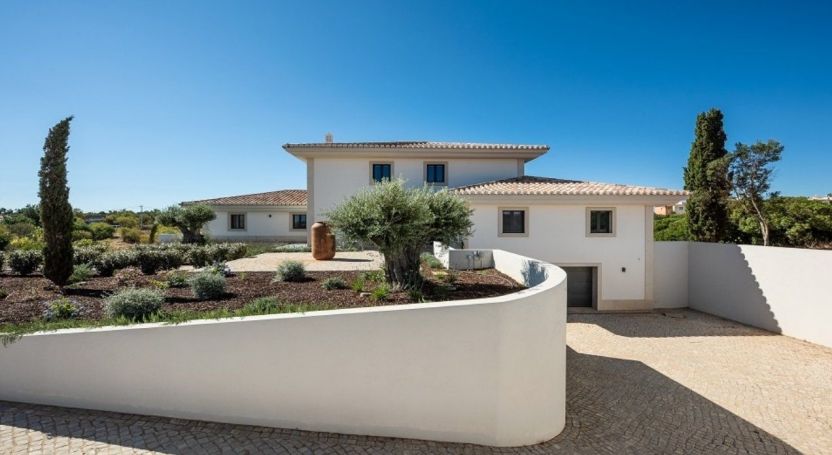 A vendre TRES belle villa CONTEMPORAINE 7 PIECES 570 M² PONTE DA BARCA