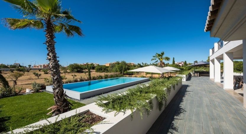 A vendre TRES belle villa CONTEMPORAINE 7 PIECES 570 M² PONTE DA BARCA