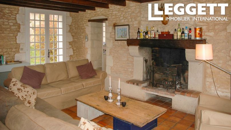 A vendre Belle maison de campagne EN PIERRE 8 PIECES 226 M² Aumagne
