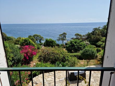 Belle villa 6 PIECES 150 M² pieds dans l eau SOLENZARA