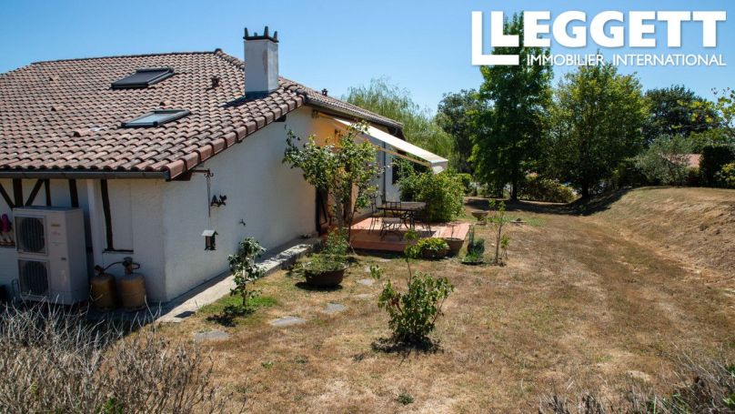 A vendre belle propriete 8 pieces 160 m² Gamarde Les Bains