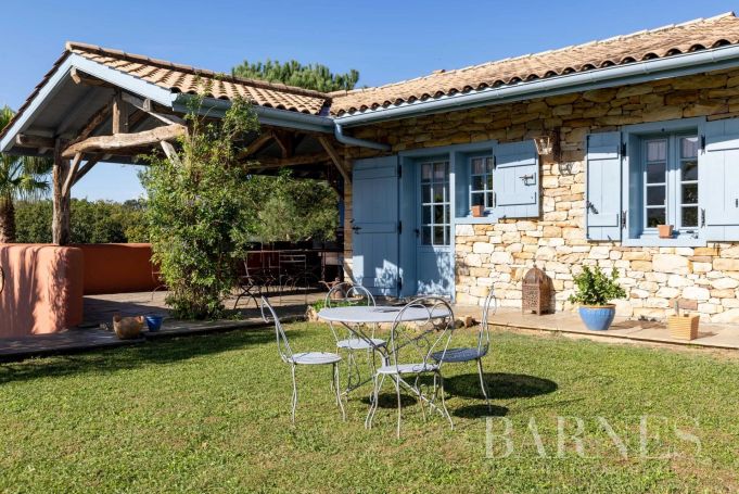 A vendre MAISON FAMILIALE 6 PIECES 250 M² URRUGNE