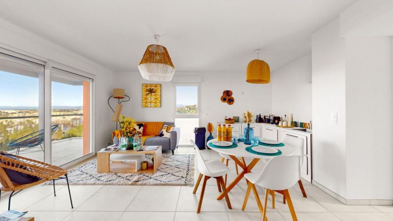 A louer APPARTEMENT DE PRESTIGE T4 81 M2 TERRASSE BORD DE MER SAINT RAPHAEL