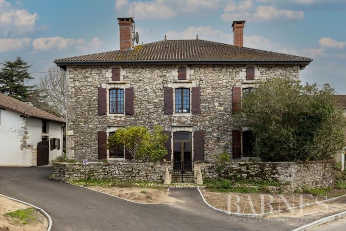 A vendre BELLE MAISON DE MAITRE 17 PIECES 540 M² SAUBUSSE