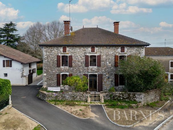 A vendre BELLE MAISON DE MAITRE 17 PIECES 540 M² SAUBUSSE