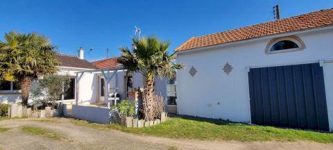 A vendre LONGèRE  5 PIECES 115 M2 BORD DE MER SAINT JEAN DE MONTS