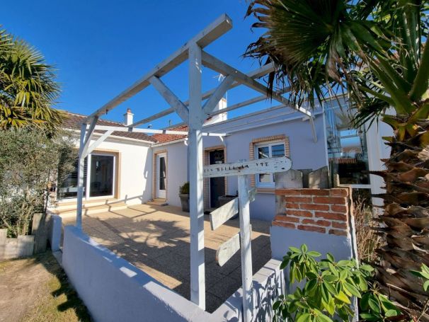 A vendre LONGèRE  5 PIECES 115 M2 BORD DE MER SAINT JEAN DE MONTS
