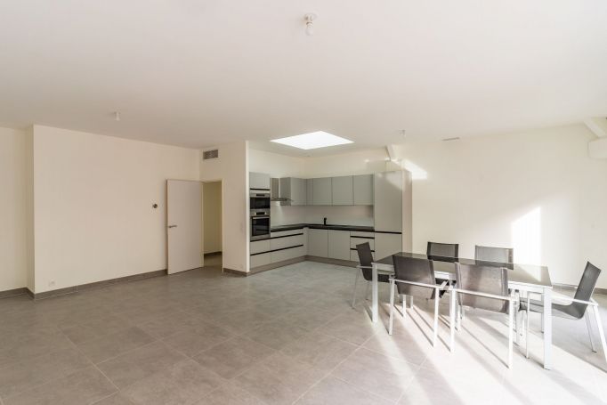 A vendre BEL Appartement T5 137 M² Neuf Marseille