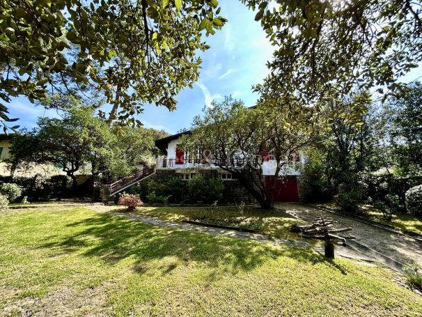A vendre MAISON  7 PIECES 110 M2  SOORTS HOSSEGOR