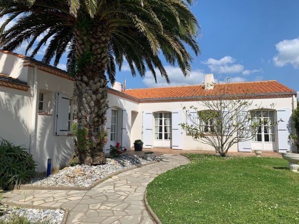 A vendre MAISON  4 PIECES 144 M2 BORD DE MER SAINT GILLES CROIX DE VIE