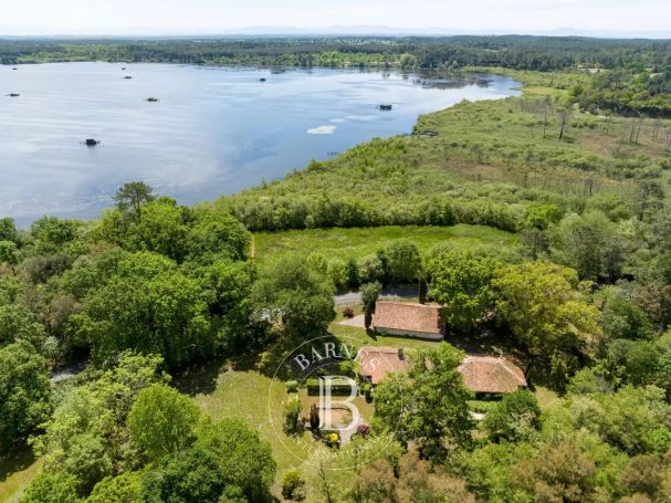 A vendre  PROPRIETE DE CHARME 140 M² AU BORD DE L'ETANG BLANC SEIGNOSSE