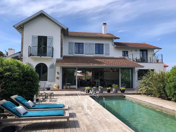 A louer  Magnifique Villa 6 PIECES 260 M² ANGLET