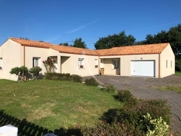 A vendre MAISON  5 PIECES 124 M2 BORD DE MER TALMONT SAINT HILAIRE